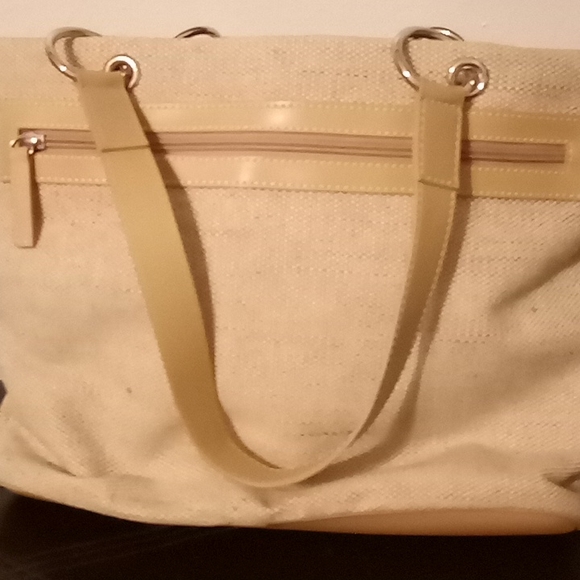 NWOT Etienne Aigner 👜 - Picture 2 of 4